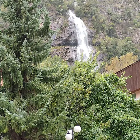 La Cascade Szálloda